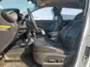 2017 Hyundai Santa Fe SE z VIN KM8SN4HF0HU230065, wystawiony jako Copart lot #81630015 z przebiegiem 194 712 mil mil oraz Czysty tytuł • Clean title. Historia ofert i sprzedaży dostępna na DreamBid. Obrazek 7.
