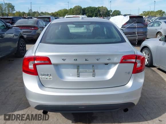 2012 Volvo S60 T5 с VIN YV1622FS4C2119410, выставлен на аукционе IAAI как лот 43118023 с пробегом 138 894 миль миль и . История ставок и продаж доступна на DreamBid. Изображение 16.