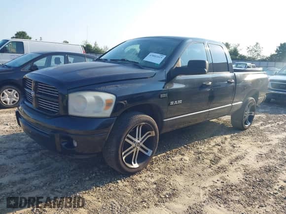 2008 Dodge 1500 SLT с VIN 1D7HA18288S532453, выставлен на аукционе IAAI как лот 43002415 с пробегом 250 635 миль миль и . История ставок и продаж доступна на DreamBid. Изображение 2.