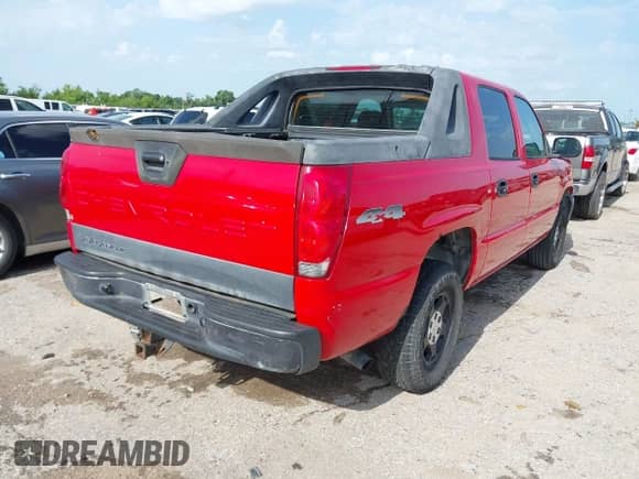 2005 Chevrolet Avalanche Z71 с VIN 3GNEK12Z25G121186, выставлен на аукционе IAAI как лот 42511377 с пробегом 236 658 миль миль и . История ставок и продаж доступна на DreamBid. Изображение 4.