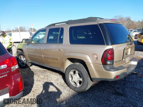 2004 Chevrolet TrailBlazer EXT LT с VIN 1GNET16P146155237, выставлен на аукционе IAAI как лот 40819400 с пробегом Не указан миль и . История ставок и продаж доступна на DreamBid. Изображение 3.
