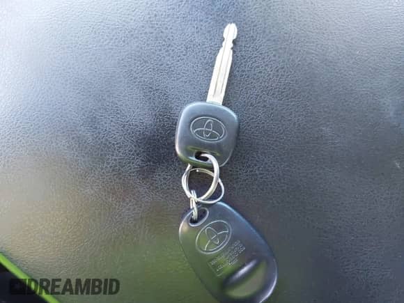 2013 Toyota Tundra Limited с VIN 5TFHW5F18DX298812, выставлен на аукционе IAAI как лот 43409834 с пробегом 304 727 миль миль и . История ставок и продаж доступна на DreamBid. Изображение 11.