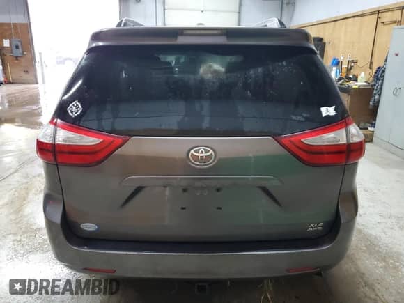 2015 Toyota Sienna Limited with VIN 5TDDK3DC9FS112285, listed as a Copart auction lot 71461075 with 237,198 mi miles and Clean title. Bid and sale history available at DreamBid. Image 6.