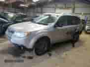 2013 Subaru Forester X Limited z VIN JF2SHCDC2DH400108, wystawiony jako Copart lot #71462325 z przebiegiem 136 695 mil mil oraz Czysty tytuł • Clean title. Historia ofert i sprzedaży dostępna na DreamBid. Obrazek 1.
