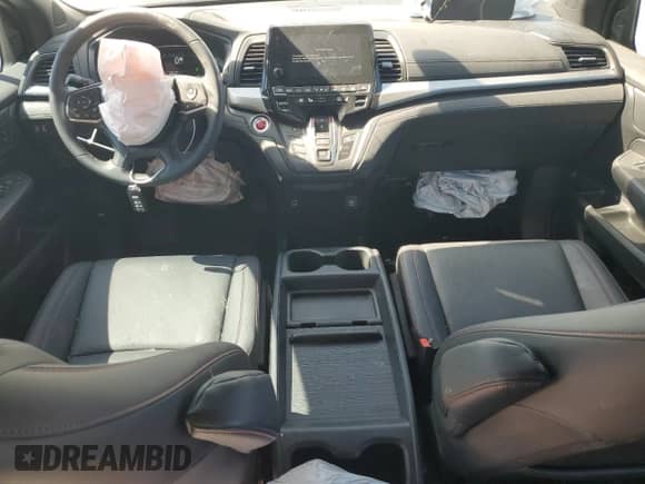 2024 Honda Odyssey Sport z VIN 5FNRL6H72RB067314, wystawiony jako Copart lot #84949985 z przebiegiem 20 805 mil mil oraz Szkoda całkowita • Salvage title. Historia ofert i sprzedaży dostępna na DreamBid. Obrazek 8.