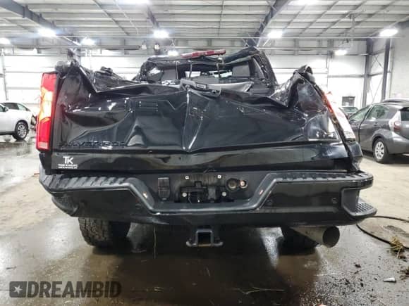 2024 Chevrolet Silverado 3500HD LTZ z VIN 2GC4YUEY3R1199871, wystawiony jako Copart lot #59727175 z przebiegiem Nie podano mil oraz Szkoda całkowita • Salvage title. Historia ofert i sprzedaży dostępna na DreamBid. Obrazek 6.