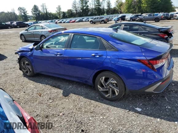 2025 Hyundai Elantra SEL Sport with VIN KMHLM4DG2SU007605, listed as a Copart auction lot 80339635 with 8,440 mi miles and Salvage title. Bid and sale history available at DreamBid. Image 2.