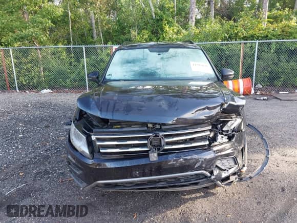 2020 Volkswagen Tiguan S с VIN 3VV1B7AX7LM133084, выставлен на аукционе IAAI как лот 42597631 с пробегом 84 415 миль миль и . История ставок и продаж доступна на DreamBid. Изображение 12.