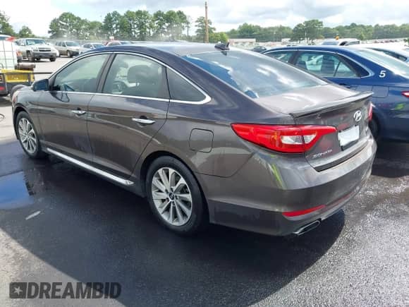 2015 Hyundai Sonata Limited with VIN 5NPE34AF0FH128984, listed as a IAAI auction lot 42991333 with 166,354 mi miles and . Bid and sale history available at DreamBid. Image 3.