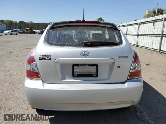 2010 Hyundai Accent GS z VIN KMHCM3ACXAU179259, wystawiony jako Copart lot #49603965 z przebiegiem 129 963 mil mil oraz Szkoda całkowita • Salvage title. Historia ofert i sprzedaży dostępna na DreamBid. Obrazek 6.