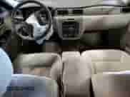 2007 Chevrolet Impala LT z VIN 2G1WT58K479408420, wystawiony jako Copart lot #82487735 z przebiegiem Nie podano mil oraz Czysty tytuł • Clean title. Historia ofert i sprzedaży dostępna na DreamBid. Obrazek 8.