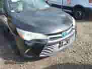 2016 Toyota Camry LE z VIN 4T1BD1FK7GU188333, wystawiony jako IAAI lot #43300091 z przebiegiem 305 952 mil mil oraz . Historia ofert i sprzedaży dostępna na DreamBid. Obrazek 18.