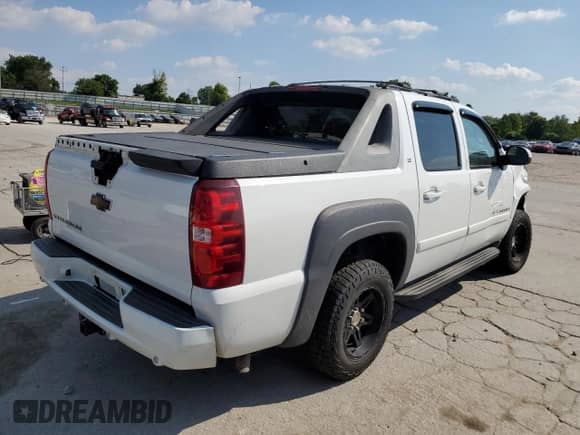 2007 Chevrolet Avalanche 1LT с VIN 3GNFK12337G306091, выставлен на аукционе Copart как лот 63331875 с пробегом 328 201 миль миль и Списание • Salvage title. История ставок и продаж доступна на DreamBid. Изображение 3.