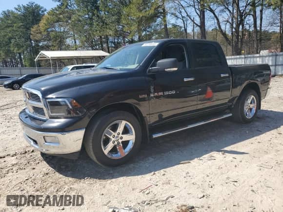 2011 Ram 1500 SLT z VIN 1D7RB1CTXBS671119, wystawiony jako Copart lot #50238635 z przebiegiem 247 533 mil mil oraz Szkoda całkowita • Salvage title. Historia ofert i sprzedaży dostępna na DreamBid. Obrazek 1.