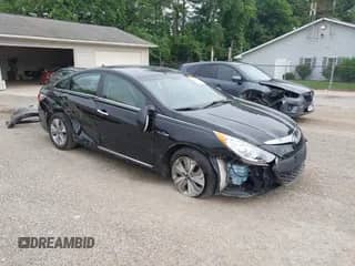 2013 Hyundai Sonata z VIN KMHEC4A48DA096252, wystawiony jako IAAI lot #42485427 z przebiegiem 70 101 mil mil oraz . Historia ofert i sprzedaży dostępna na DreamBid. Obrazek 1.