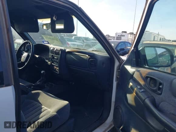 2002 Chevrolet Blazer LS с VIN 1GNCS18W72K174863, выставлен на аукционе IAAI как лот 43014539 с пробегом 208 577 миль миль и . История ставок и продаж доступна на DreamBid. Изображение 5.