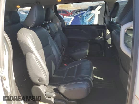 2018 Toyota Sienna SE with VIN 5TDXZ3DC9JS930049, listed as a Copart auction lot 71916775 with 85,611 mi miles and Salvage title. Bid and sale history available at DreamBid. Image 11.