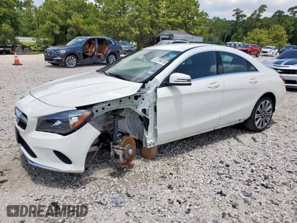 2018 Mercedes-Benz CLA 250 с VIN WDDSJ4EB5JN526433, выставлен на аукционе Copart как лот 61754415 с пробегом 62 181 миль миль и Чистый • Clean title. История ставок и продаж доступна на DreamBid. Изображение 1.