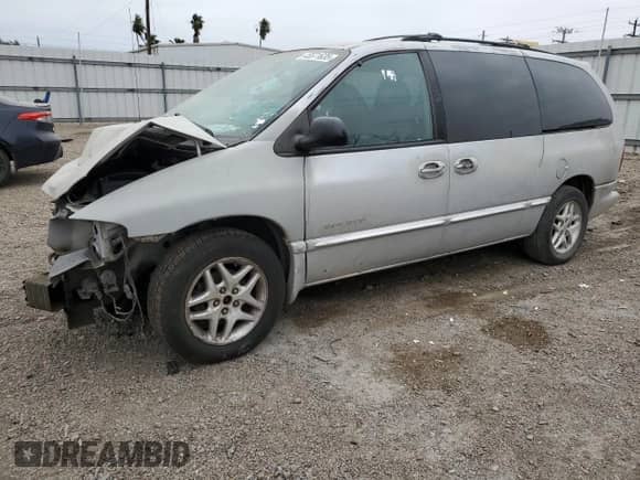 2000 Dodge Caravan SE z VIN 1B4GP44L8YB797889, wystawiony jako Copart lot #45571635 z przebiegiem 264 827 mil mil oraz Nie do naprawy • Non repairable. Historia ofert i sprzedaży dostępna na DreamBid. Obrazek 1.
