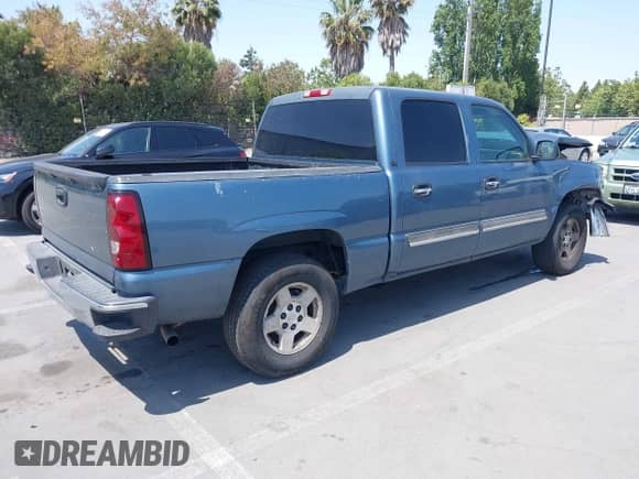 2007 Chevrolet Silverado 1500 LT3 z VIN 2GCEK13Z771156812, wystawiony jako IAAI lot #42443520 z przebiegiem Nie podano mil oraz . Historia ofert i sprzedaży dostępna na DreamBid. Obrazek 4.