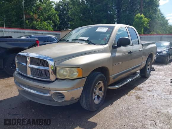 2002 Dodge 1500 z VIN 3D7HA18NX2G198516, wystawiony jako IAAI lot #42668833 z przebiegiem 219 230 mil mil oraz . Historia ofert i sprzedaży dostępna na DreamBid. Obrazek 2.