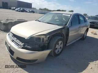 2010 Chevrolet Impala LT z VIN 2G1WB5EK0A1113408, wystawiony jako Copart lot #82386495 z przebiegiem 188 918 mil mil oraz Szkoda całkowita • Salvage title. Historia ofert i sprzedaży dostępna na DreamBid. Obrazek 1.
