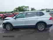 2019 Volkswagen Tiguan S с VIN 3VV0B7AX7KM031438, выставлен на аукционе IAAI как лот 42367337 с пробегом Не указан миль и . История ставок и продаж доступна на DreamBid. Изображение 14.