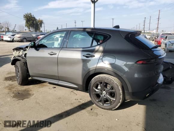 2024 Dodge Hornet R/T z VIN ZACPDFCW3R3A12826, wystawiony jako Copart lot #84287284 z przebiegiem 3 005 mil mil oraz Szkoda całkowita • Salvage title. Historia ofert i sprzedaży dostępna na DreamBid. Obrazek 2.