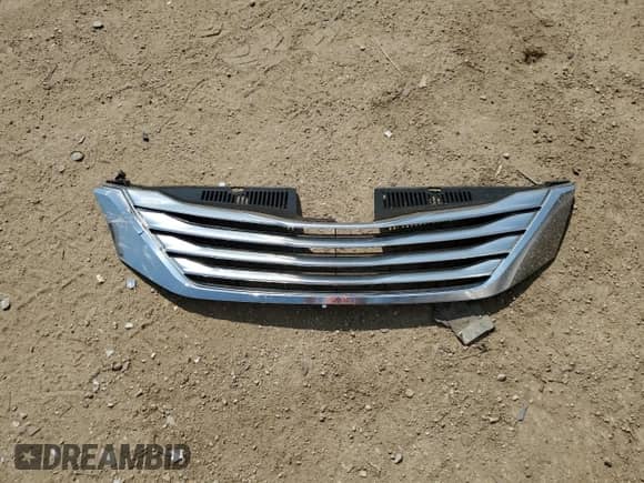 2012 Toyota Sienna XLE z VIN 5TDDK3DC1CS040350, wystawiony jako Copart lot #68861645 z przebiegiem 168 410 mil mil oraz Szkoda całkowita • Salvage title. Historia ofert i sprzedaży dostępna na DreamBid. Obrazek 13.