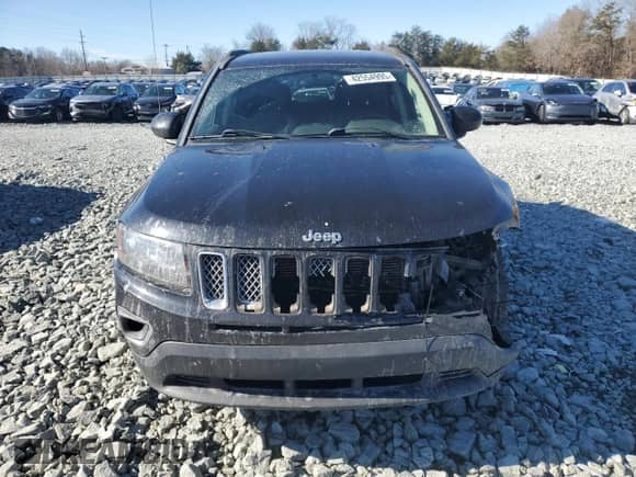 2015 Jeep Compass High Altitude с VIN 1C4NJCEA3FD236245, выставлен на аукционе Copart как лот 42554995 с пробегом 98 950 миль миль и Списание • Salvage title. История ставок и продаж доступна на DreamBid. Изображение 5.