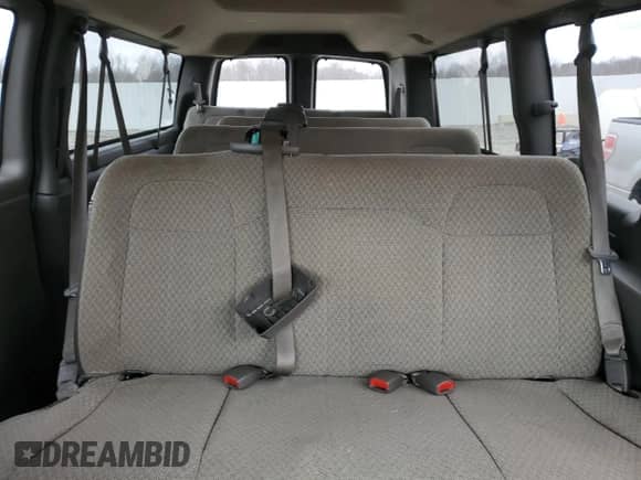 2009 Chevrolet Express Passenger z VIN 1GAHG39K291137624, wystawiony jako Copart lot #47557675 z przebiegiem 154 989 mil mil oraz Nie do naprawy • Non repairable. Historia ofert i sprzedaży dostępna na DreamBid. Obrazek 10.