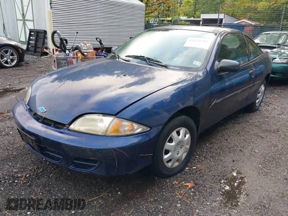 2000 Chevrolet Cavalier z VIN 1G1JC1244Y7453471, wystawiony jako IAAI lot #43274797 z przebiegiem 220 111 mil mil oraz . Historia ofert i sprzedaży dostępna na DreamBid. Obrazek 2.
