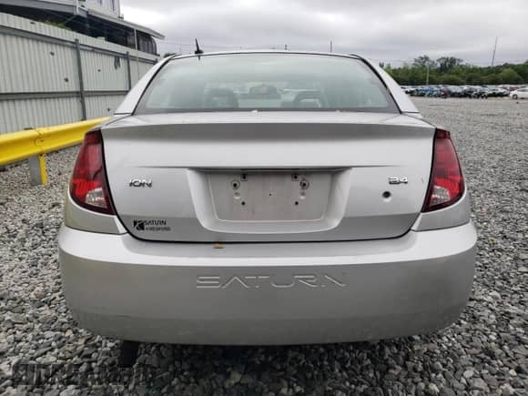 2006 Saturn ION z VIN 1G8AL58B36Z208774, wystawiony jako Copart lot #61066825 z przebiegiem 94 548 mil mil oraz Czysty tytuł • Clean title. Historia ofert i sprzedaży dostępna na DreamBid. Obrazek 6.