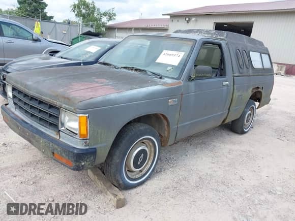 1988 Chevrolet S-10 с VIN 1GCBS14EXJ2237132, выставлен на аукционе IAAI как лот 42669374 с пробегом 227 890 миль миль и . История ставок и продаж доступна на DreamBid. Изображение 2.