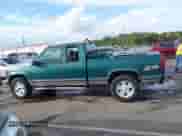 1996 Chevrolet Silverado 1500 with VIN 2GCEK19R3T1130144, listed as a IAAI auction lot 43324635 with 233,545 mi miles and . Bid and sale history available at DreamBid. Image 14.