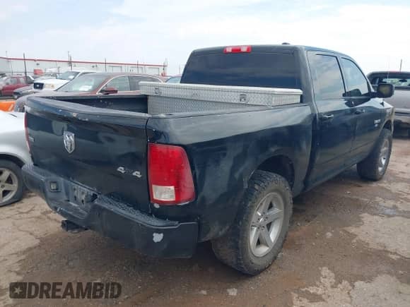 2010 Dodge 1500 SLT z VIN 1D7RV1CP5AS192843, wystawiony jako IAAI lot #43072836 z przebiegiem 220 077 mil mil oraz . Historia ofert i sprzedaży dostępna na DreamBid. Obrazek 4.