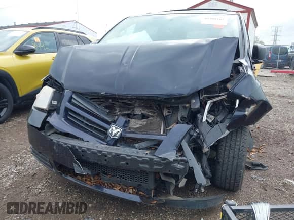 2010 Dodge Grand Caravan Hero z VIN 2D4RN3D15AR364258, wystawiony jako IAAI lot #43308161 z przebiegiem 134 822 mil mil oraz . Historia ofert i sprzedaży dostępna na DreamBid. Obrazek 6.