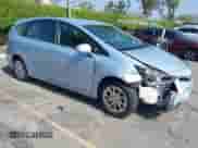 2015 Toyota Prius Two z VIN JTDZN3EUXFJ027618, wystawiony jako IAAI lot #42203389 z przebiegiem 97 278 mil mil oraz . Historia ofert i sprzedaży dostępna na DreamBid. Obrazek 1.