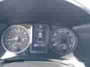 2020 Toyota Tacoma SR5 z VIN 3TMBZ5DN9LM027314, wystawiony jako IAAI lot #42258246 z przebiegiem 81 254 mil mil oraz . Historia ofert i sprzedaży dostępna na DreamBid. Obrazek 7.