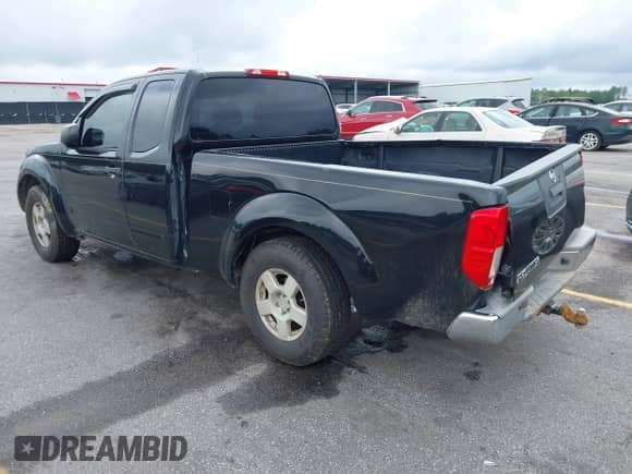 2016 Nissan Frontier S z VIN 1N6BD0CT1GN904436, wystawiony jako IAAI lot #43062377 z przebiegiem 135 281 mil mil oraz . Historia ofert i sprzedaży dostępna na DreamBid. Obrazek 3.