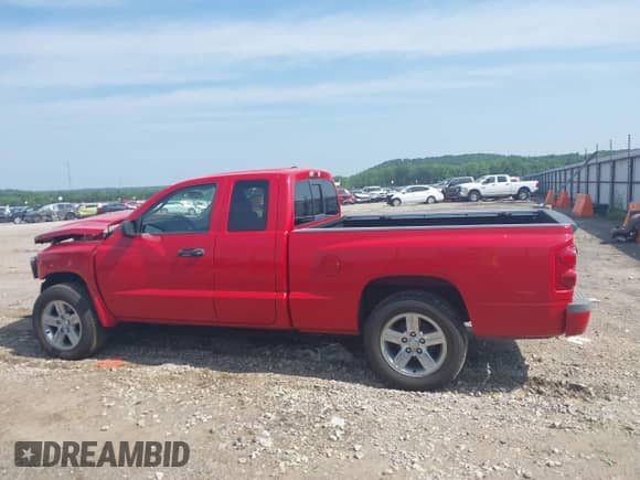 2008 Dodge Dakota SLT с VIN 1D7HW42K58S520319, выставлен на аукционе IAAI как лот 42465018 с пробегом 74 179 миль миль и . История ставок и продаж доступна на DreamBid. Изображение 14.