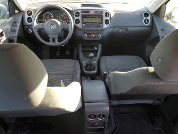 2011 Volkswagen Tiguan S с VIN WVGCV7AXXBW502013, выставлен на аукционе Copart как лот 88782505 с пробегом 45 091 миль миль и Списание • Salvage title. История ставок и продаж доступна на DreamBid. Изображение 8.