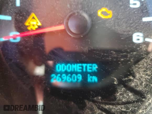 2010 Chevrolet Silverado 1500 LS with VIN 1GCSKREA6AZ126109, listed as a Copart auction lot 82189835 with 269,609 mi miles and Clean title. Bid and sale history available at DreamBid. Image 9.