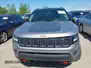 2018 Jeep Compass Trailhawk z VIN 3C4NJDDB9JT272864, wystawiony jako IAAI lot #42284940 z przebiegiem Nie podano mil oraz . Historia ofert i sprzedaży dostępna na DreamBid. Obrazek 11.