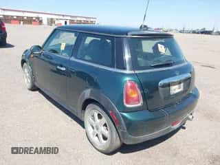 2008 MINI Hardtop with VIN WMWMF33528TU65542, listed as a IAAI auction lot 42522522 with 155,728 mi miles and . Bid and sale history available at DreamBid. Image 3.