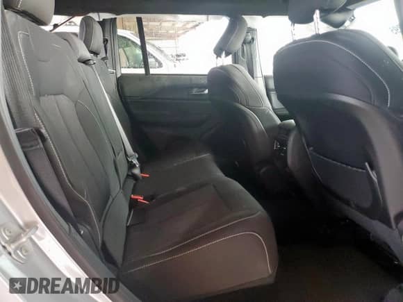 2025 Jeep Grand Cherokee Altitude z VIN 1C4RJGAGXSC320016, wystawiony jako Copart lot #62737295 z przebiegiem Nie podano mil oraz Szkoda całkowita • Salvage title. Historia ofert i sprzedaży dostępna na DreamBid. Obrazek 11.