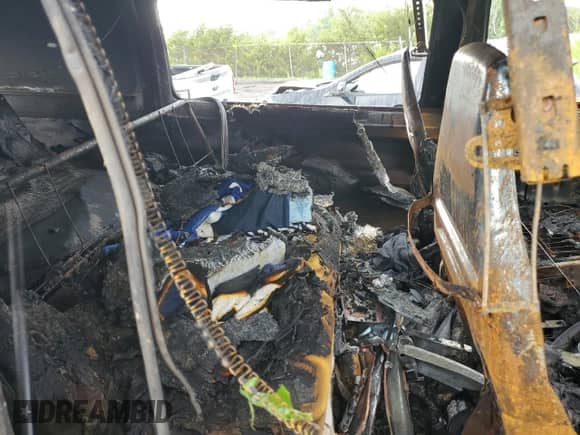 2000 Dodge RAM z VIN 2B5WB25Z6YK178375, wystawiony jako Copart lot #63240975 z przebiegiem Nie podano mil oraz Szkoda całkowita • Salvage title. Historia ofert i sprzedaży dostępna na DreamBid. Obrazek 11.