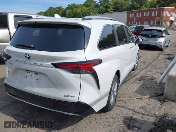2025 Toyota Sienna Limited с VIN 5TDZSKFCXSS174642, выставлен на аукционе IAAI как лот 43312239 с пробегом 8 742 миль миль и . История ставок и продаж доступна на DreamBid. Изображение 4.