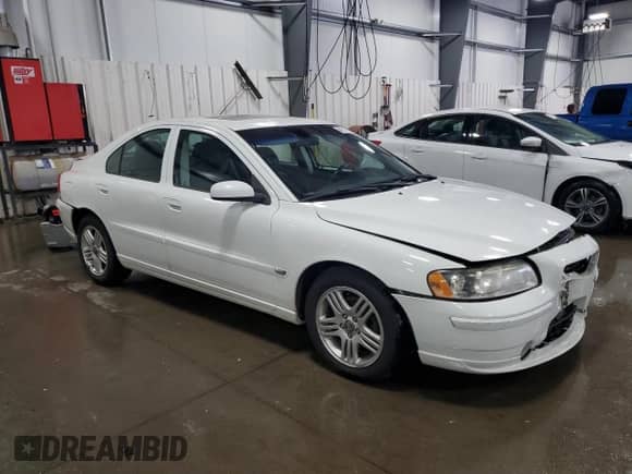 2006 Volvo S60 2.5L Turbo с VIN YV1RS592362557172, выставлен на аукционе Copart как лот 68112405 с пробегом 142 387 миль миль и Списание • Salvage title. История ставок и продаж доступна на DreamBid. Изображение 4.