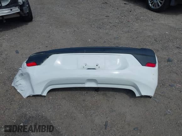 2017 Chevrolet Cruze Premier z VIN 3G1BF6SM8HS588110, wystawiony jako IAAI lot #42567710 z przebiegiem 116 173 mil mil oraz . Historia ofert i sprzedaży dostępna na DreamBid. Obrazek 12.